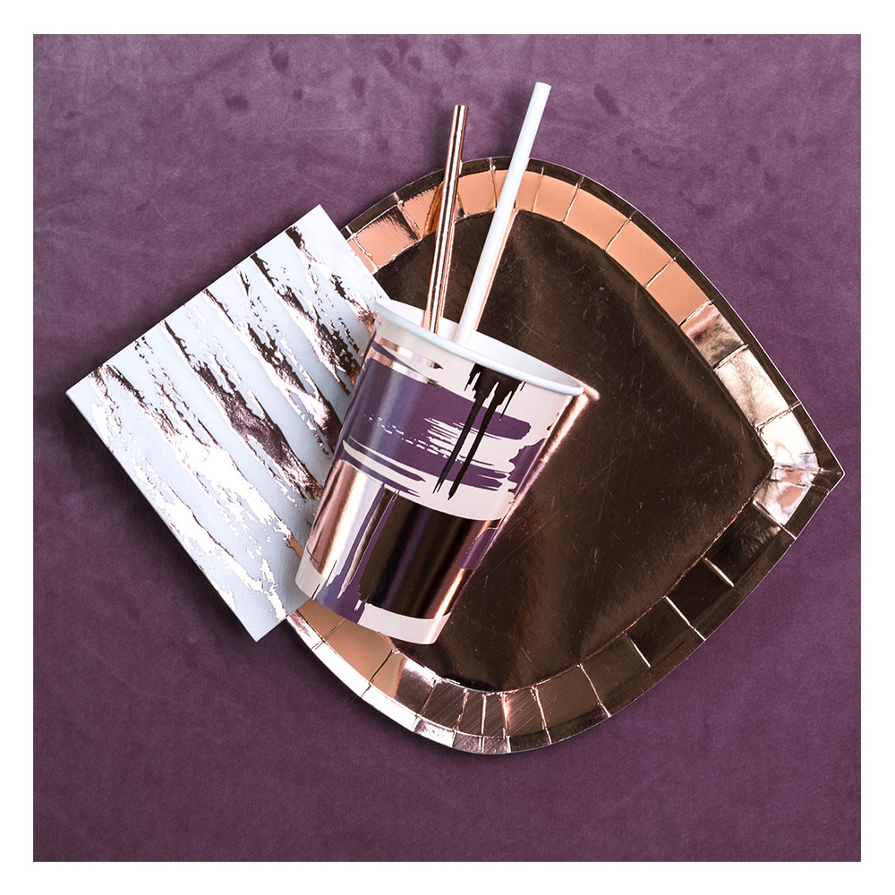 Plum Paper Cup Lifestyle